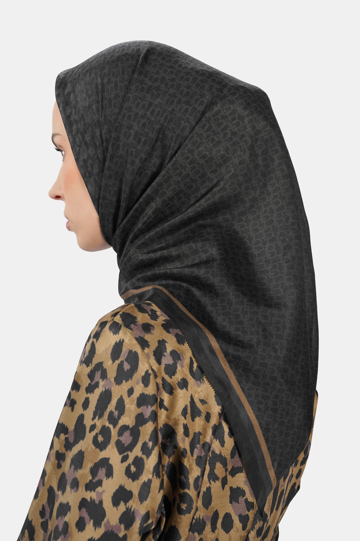 Call Of The Wild Scarf - Black