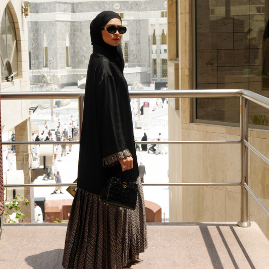 Benang Jarum Black Label Rilis Koleksi Abaya, Memadukan Monogram dan Embellishment