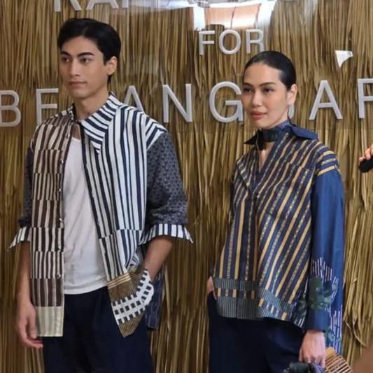Romansa Sastra ‘Hujan Bulan Juni’ Jadi Tren Fashion yang Sarat Makna