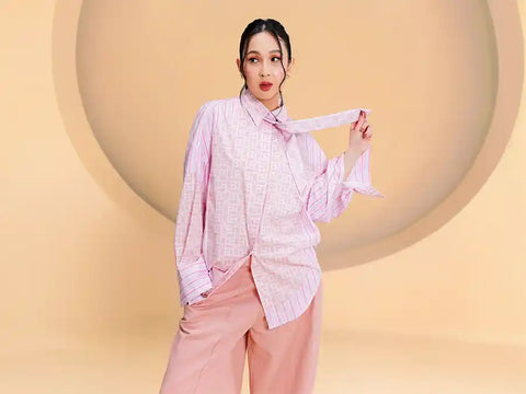 Mengenal Motif Monogram dalam Fashion dan Tips Styling-nya