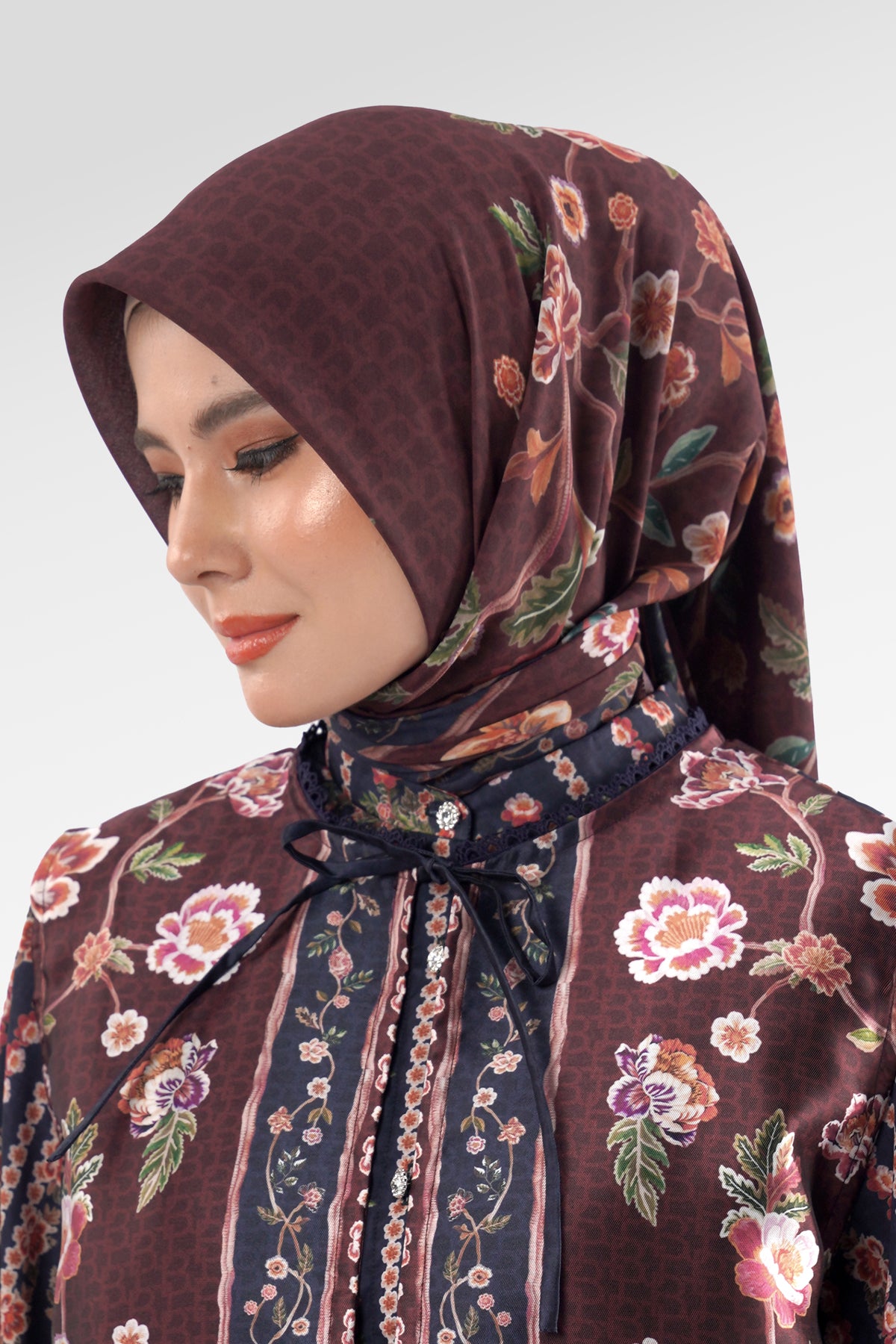 Blooming Eid Scarf - Carnation
