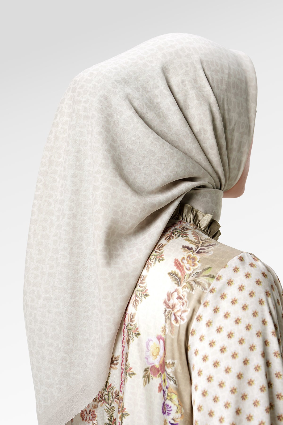 Signature Monogram Scarf - Daisy