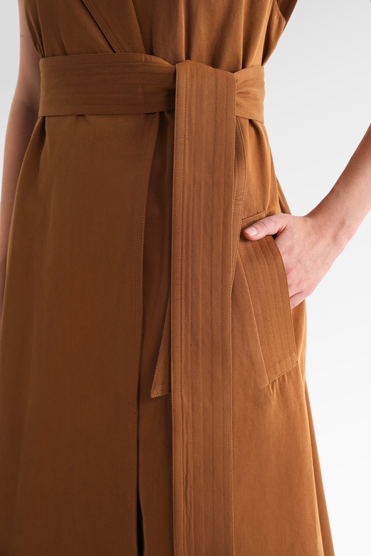 Clara Sleeveless Coat - Brown