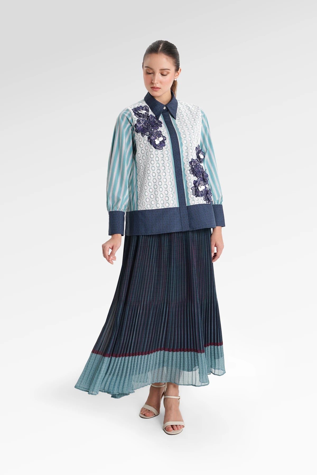 Metanoia Embroidery Lace Shirt - Blue Morpho