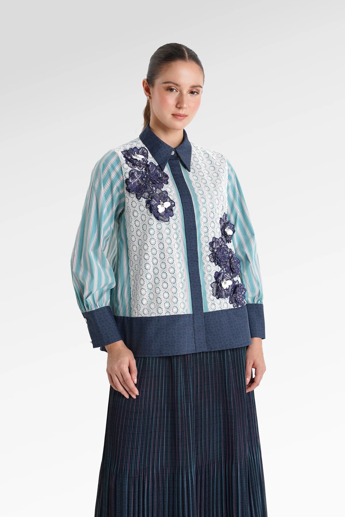 Metanoia Embroidery Lace Shirt - Blue Morpho
