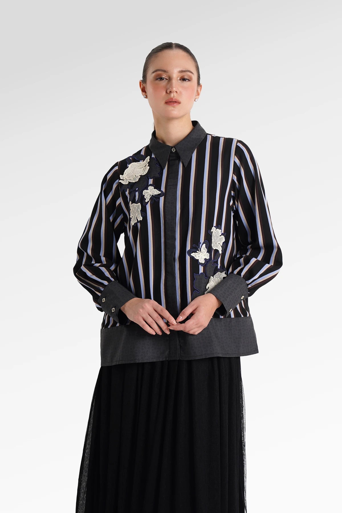 Metanoia Embroidery Lace Shirt - Comma