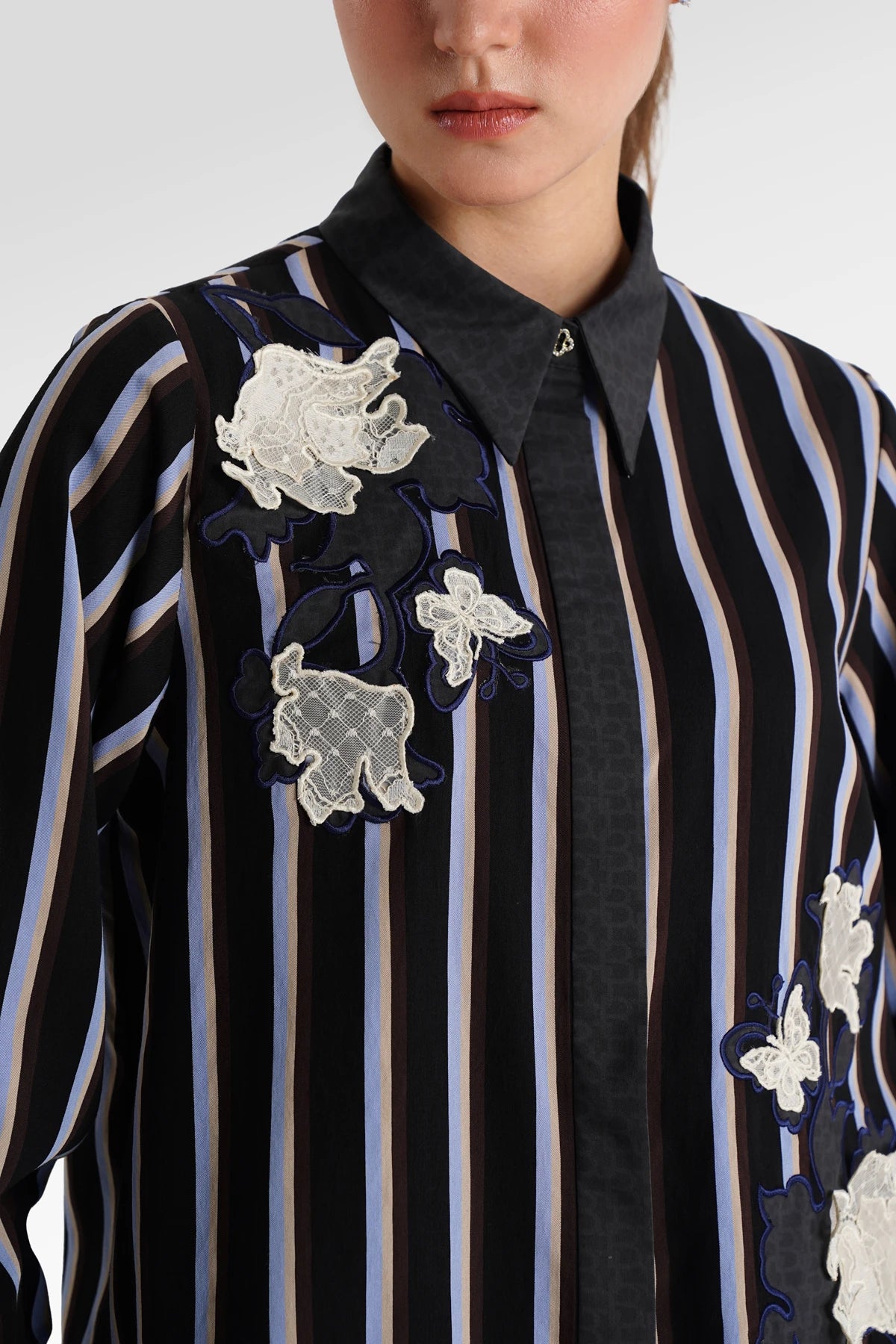Metanoia Embroidery Lace Shirt - Comma