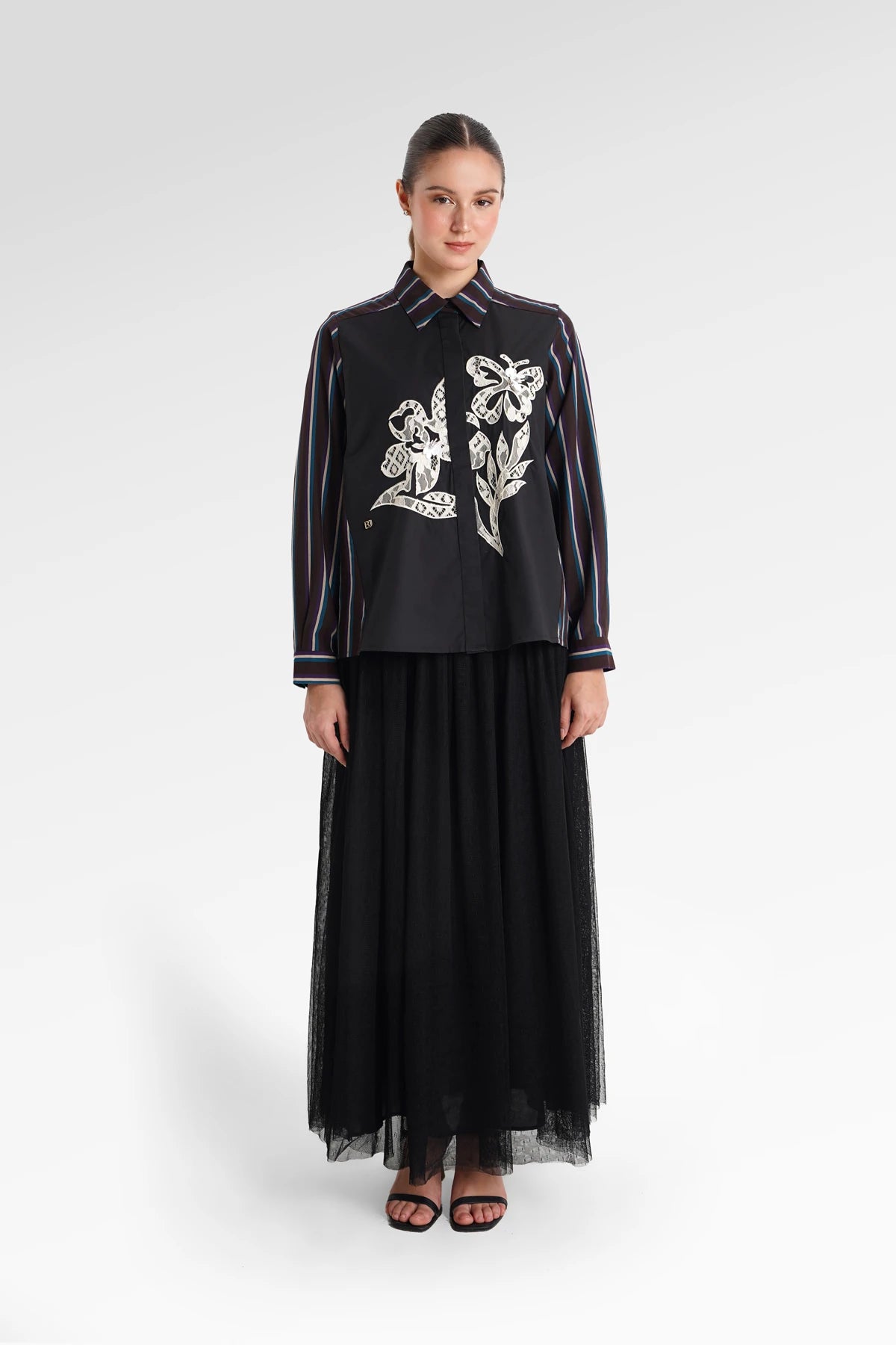 Metanoia Embroidery Shirt - Black