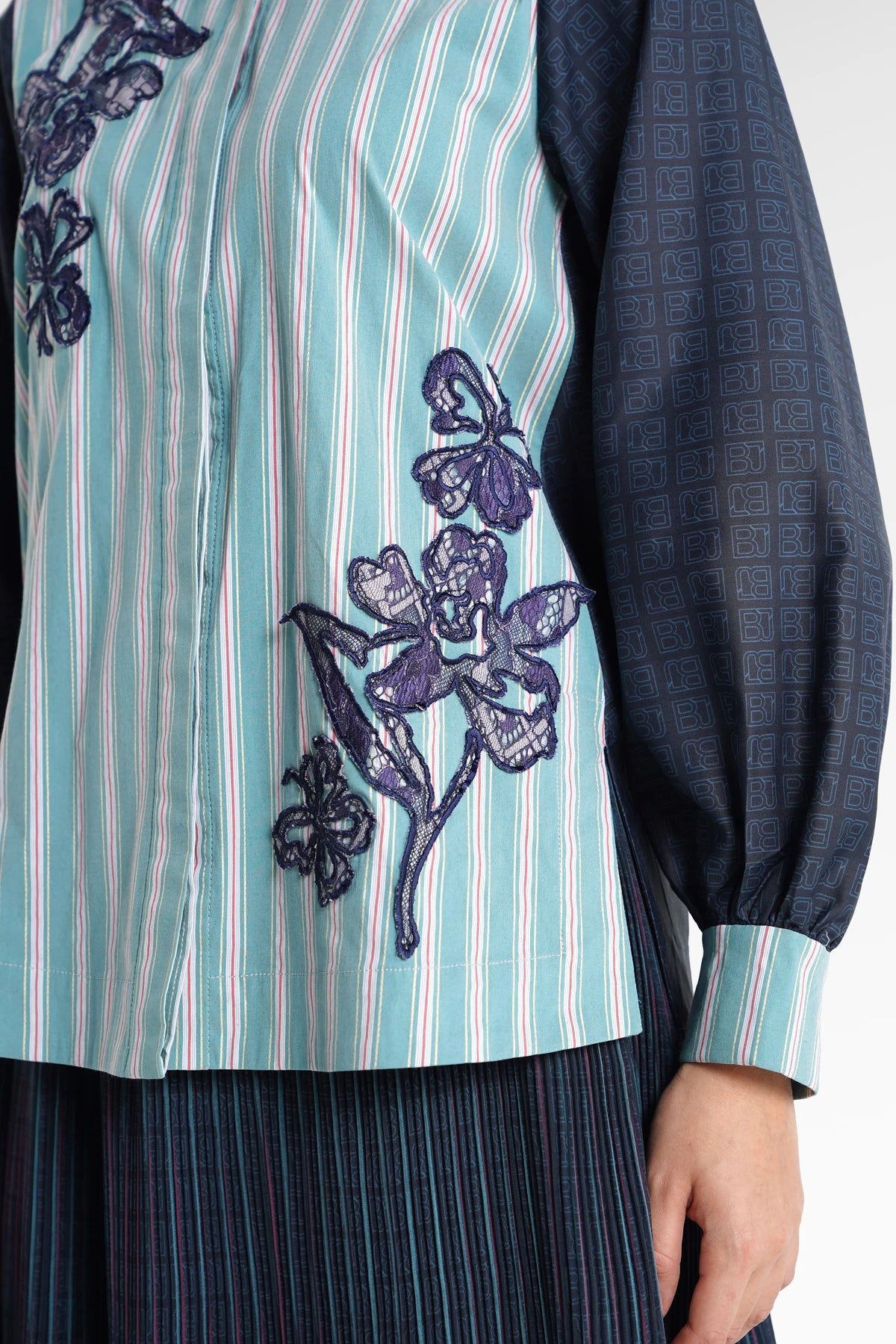Metanoia Stripe Embroidery Shirt - Blue Morpho