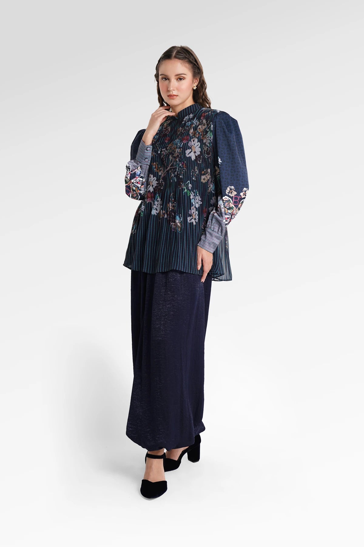 Metanoia Pleats Blouse - Blue Morpho