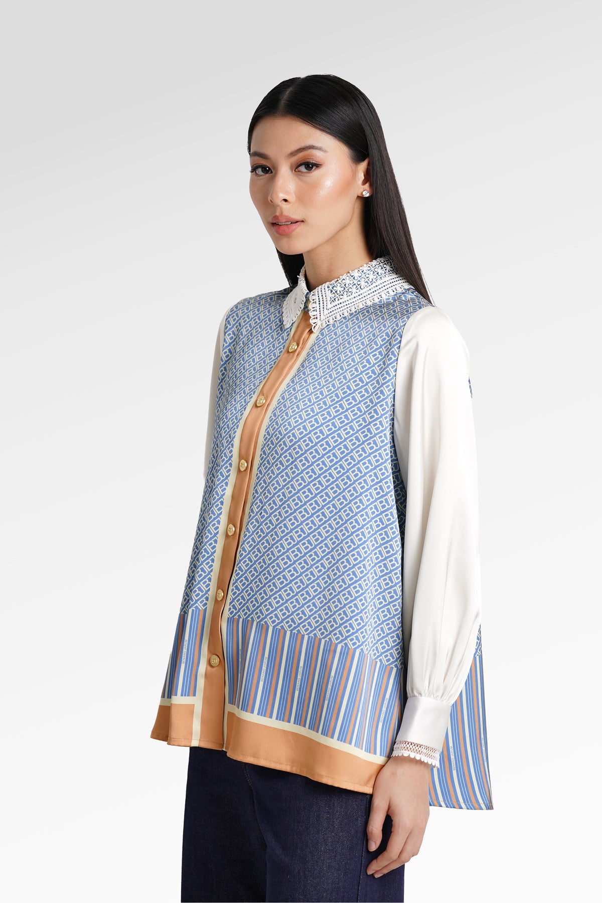 Mono Diagonal Collar Lace Shirt - Yuzu