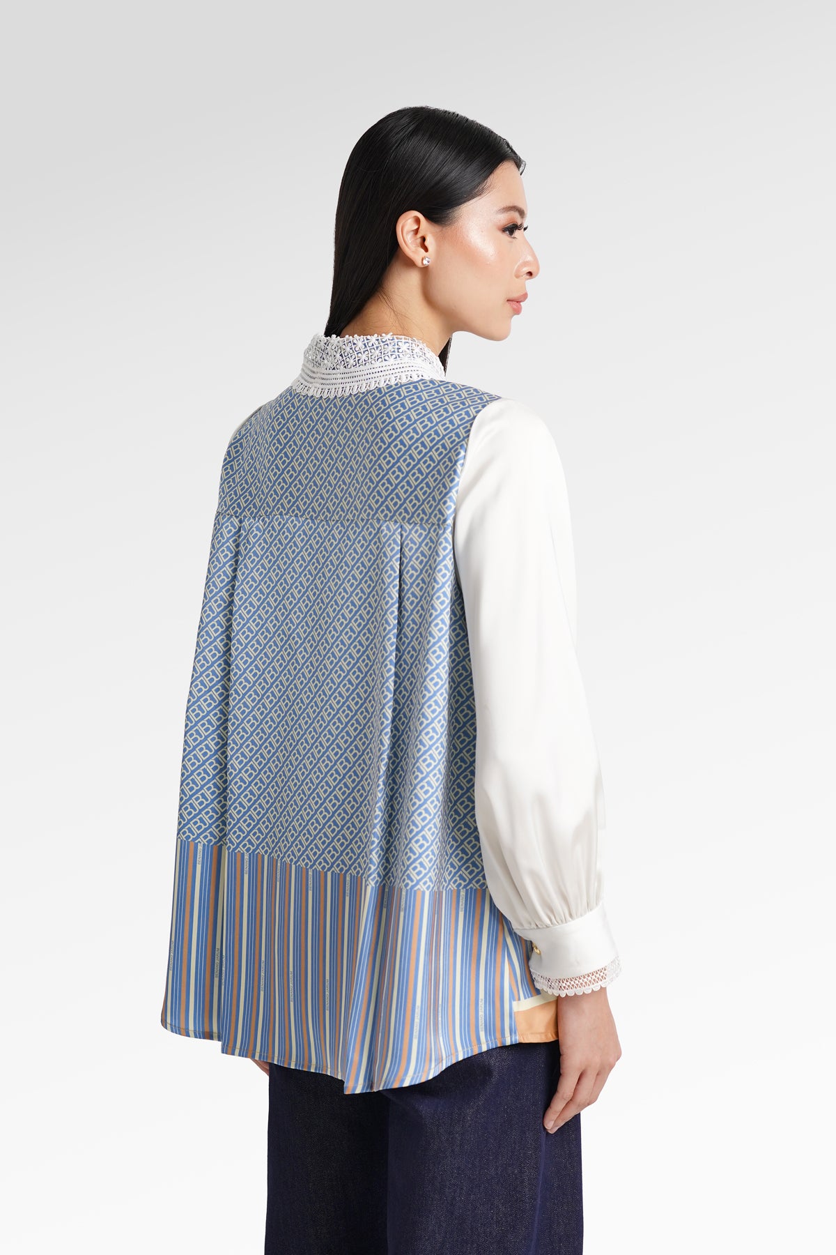 Mono Diagonal Collar Lace Shirt - Yuzu