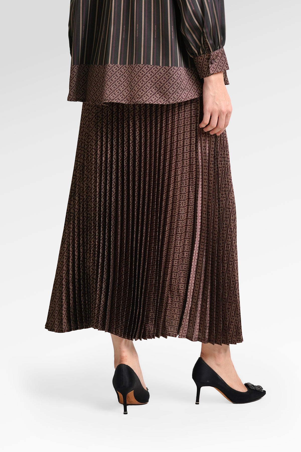 Mono Diagonal Pleated Skirt - Berry