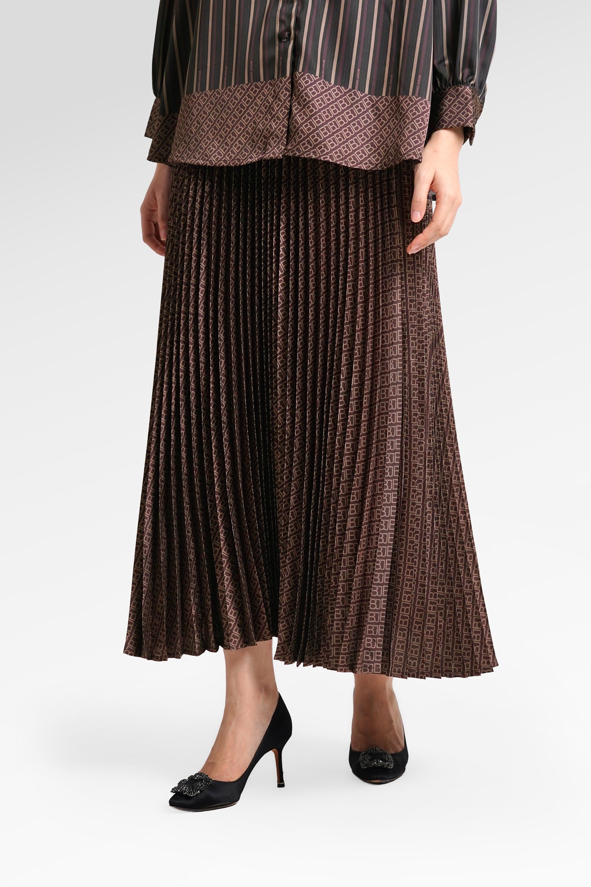 Mono Diagonal Pleated Skirt - Berry