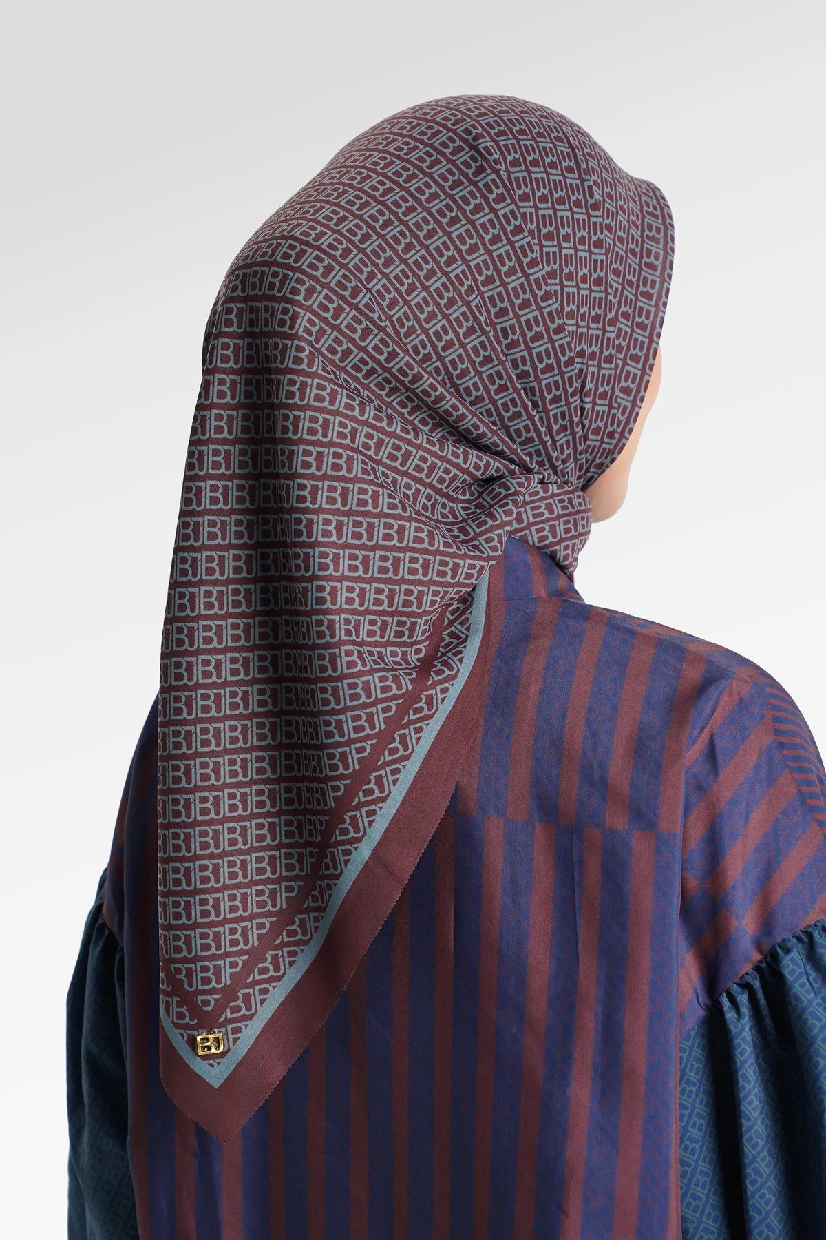 Mono Diagonal Scarf - Gingerbread