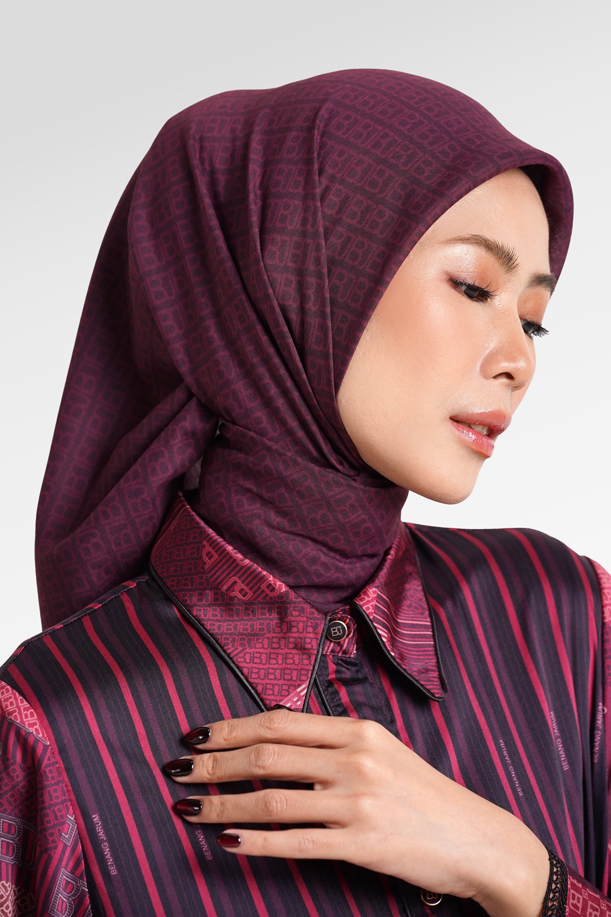 Mono Diagonal Scarf - Berry