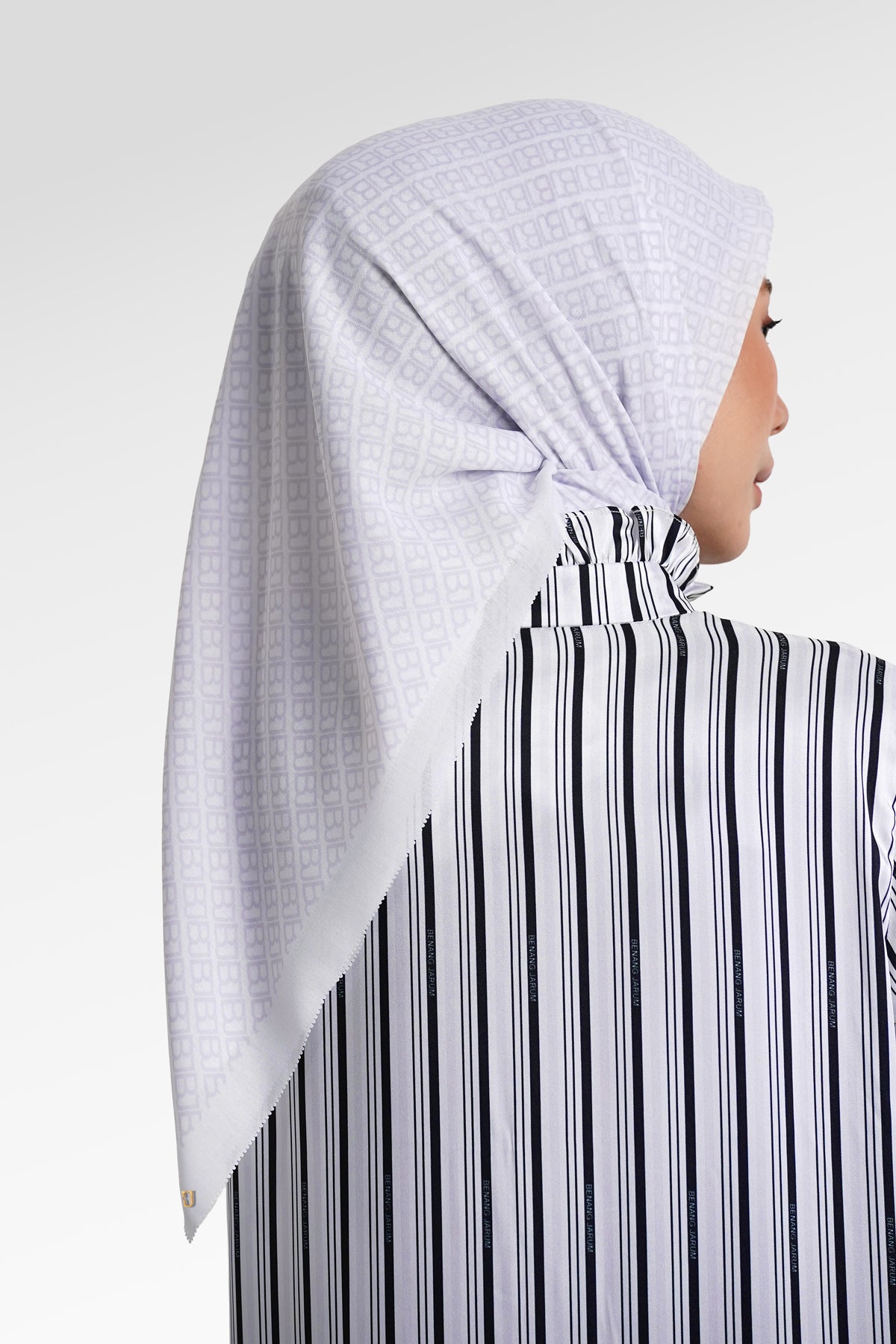 Mono Diagonal Scarf - Cloud