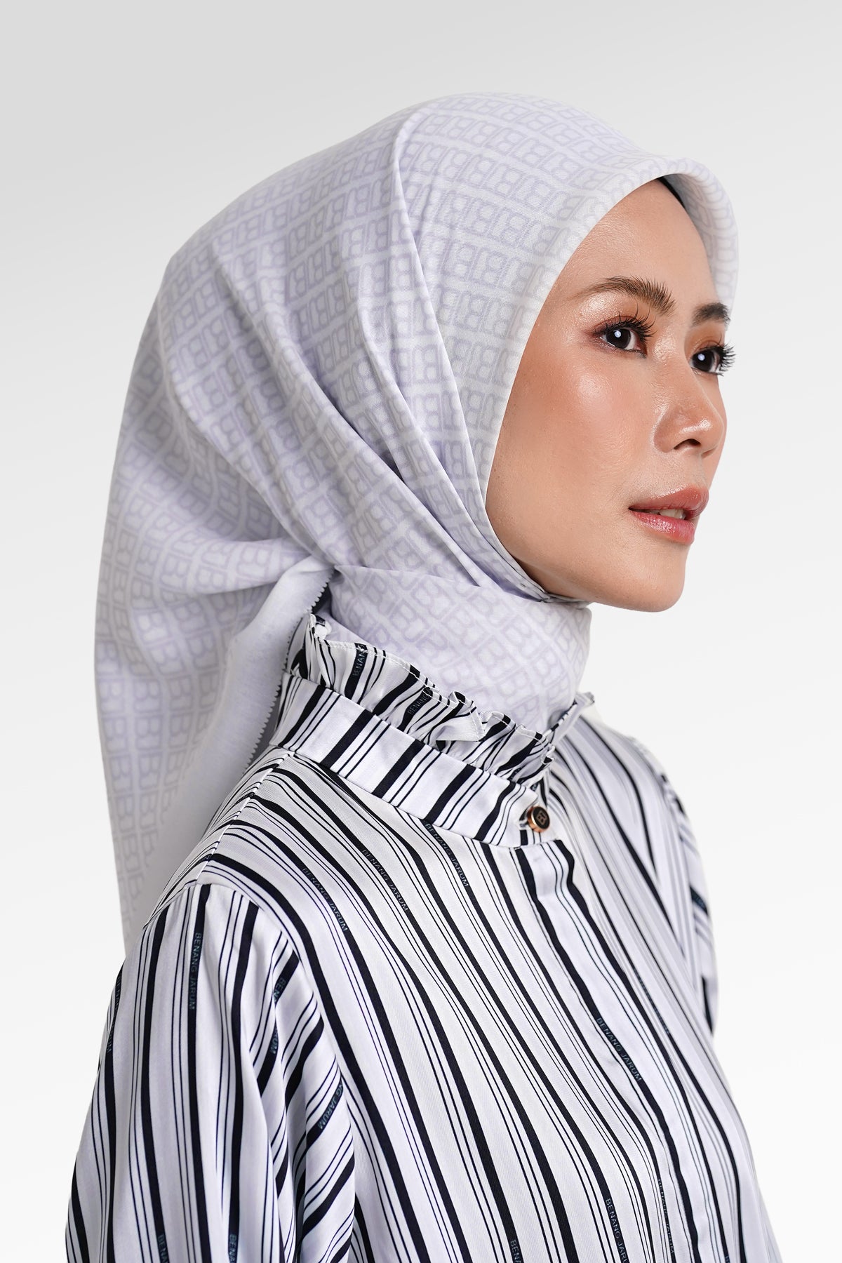 Mono Diagonal Scarf - Cloud
