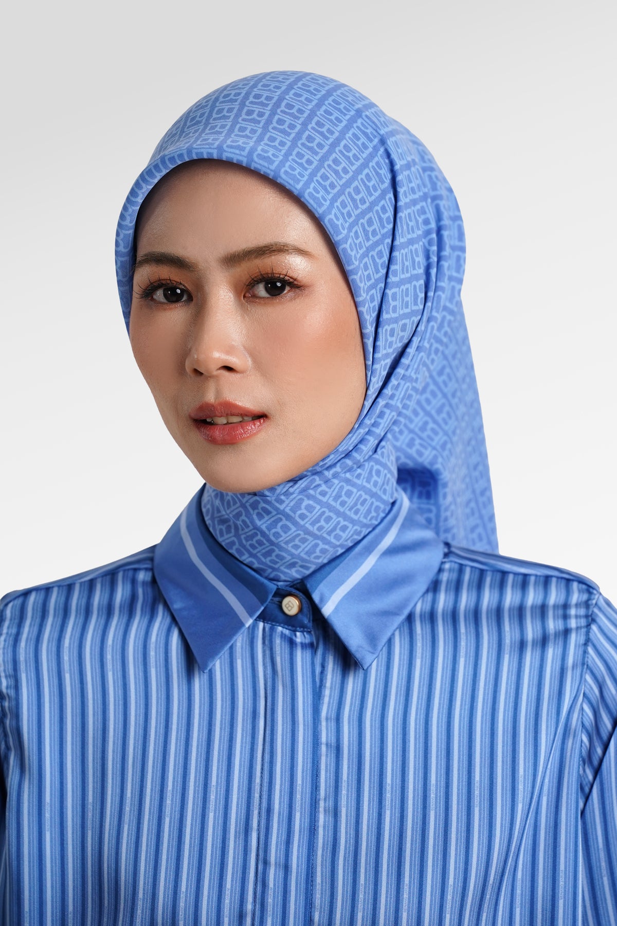 Mono Diagonal Scarf - Timeless Blue