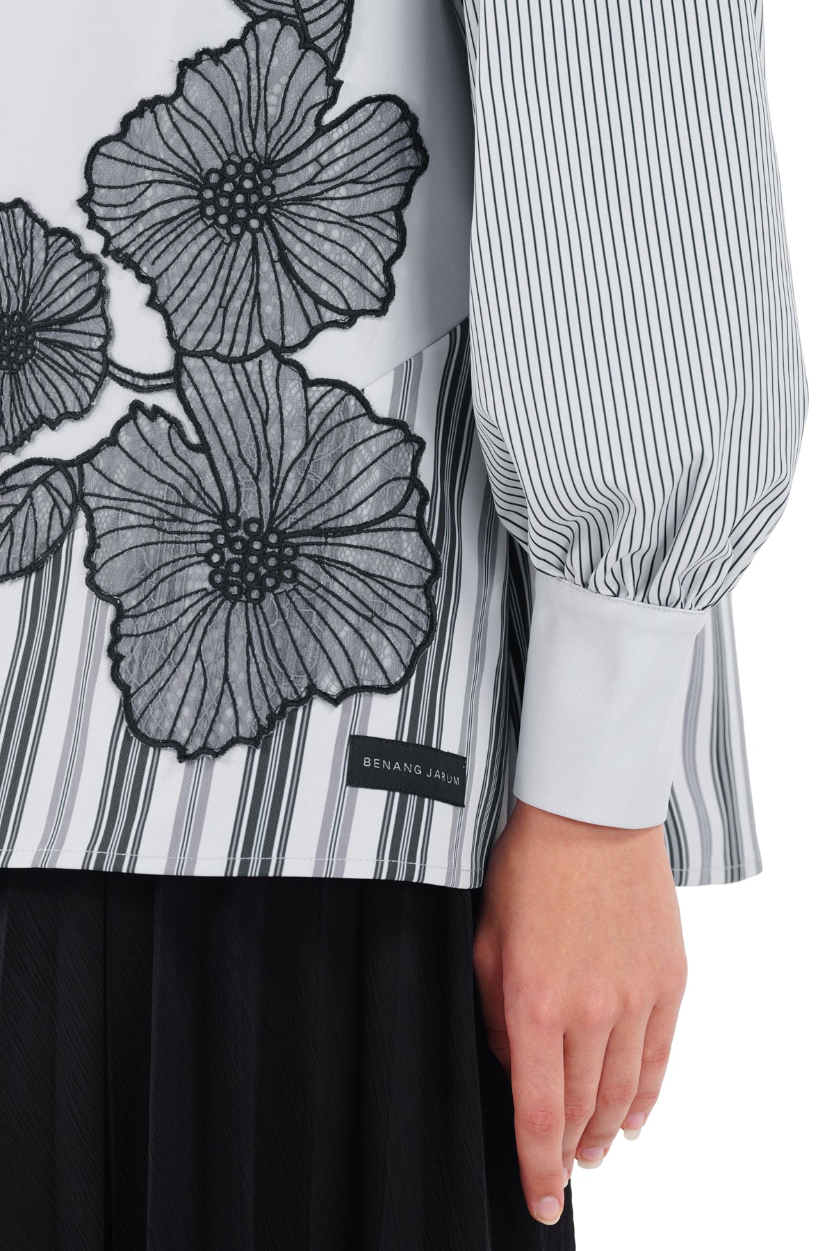 Nixie Embroidery Shirt - Ash Grey