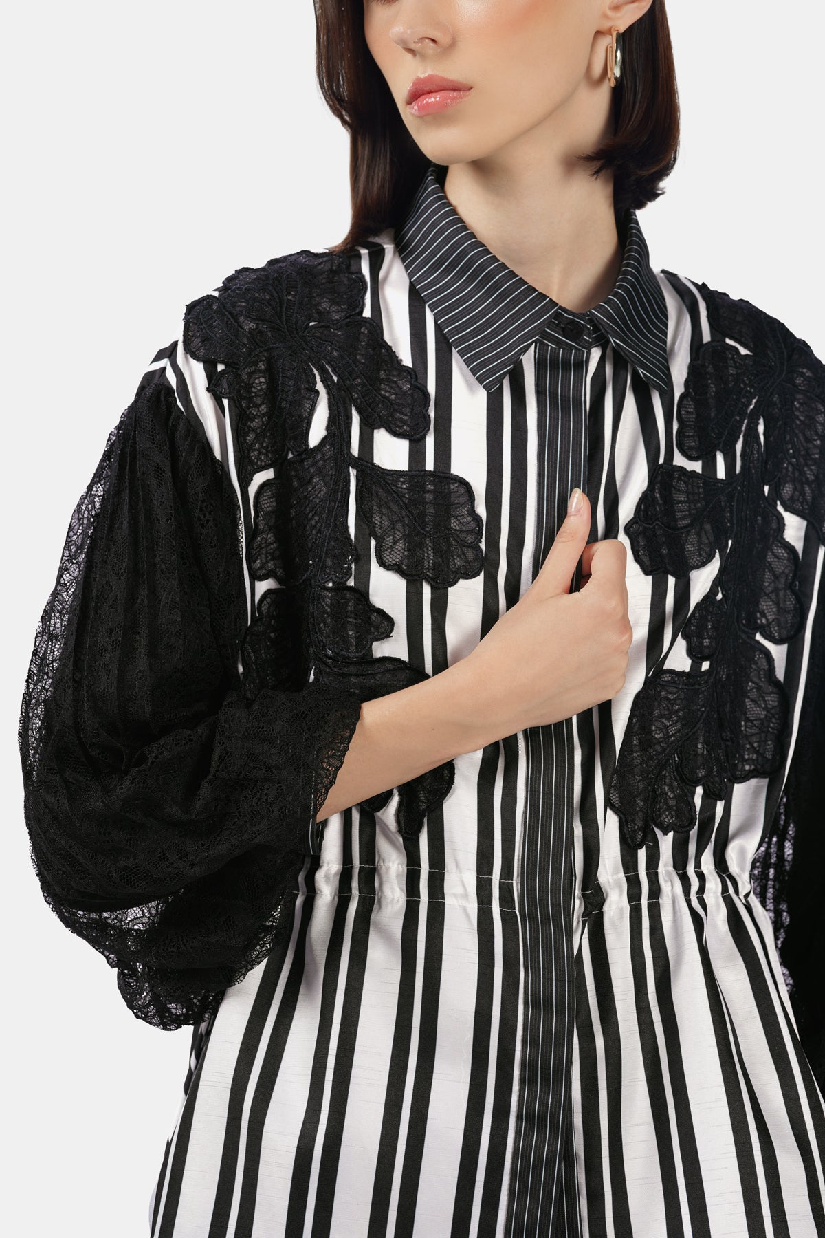 Rielle Embroidery Shirt - Black