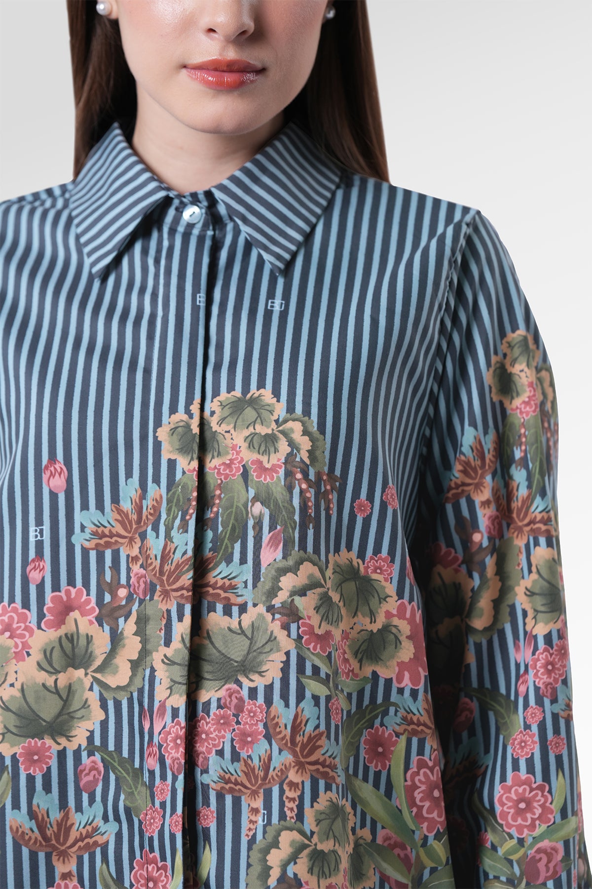 Selena Basic Shirt - Navy Peony