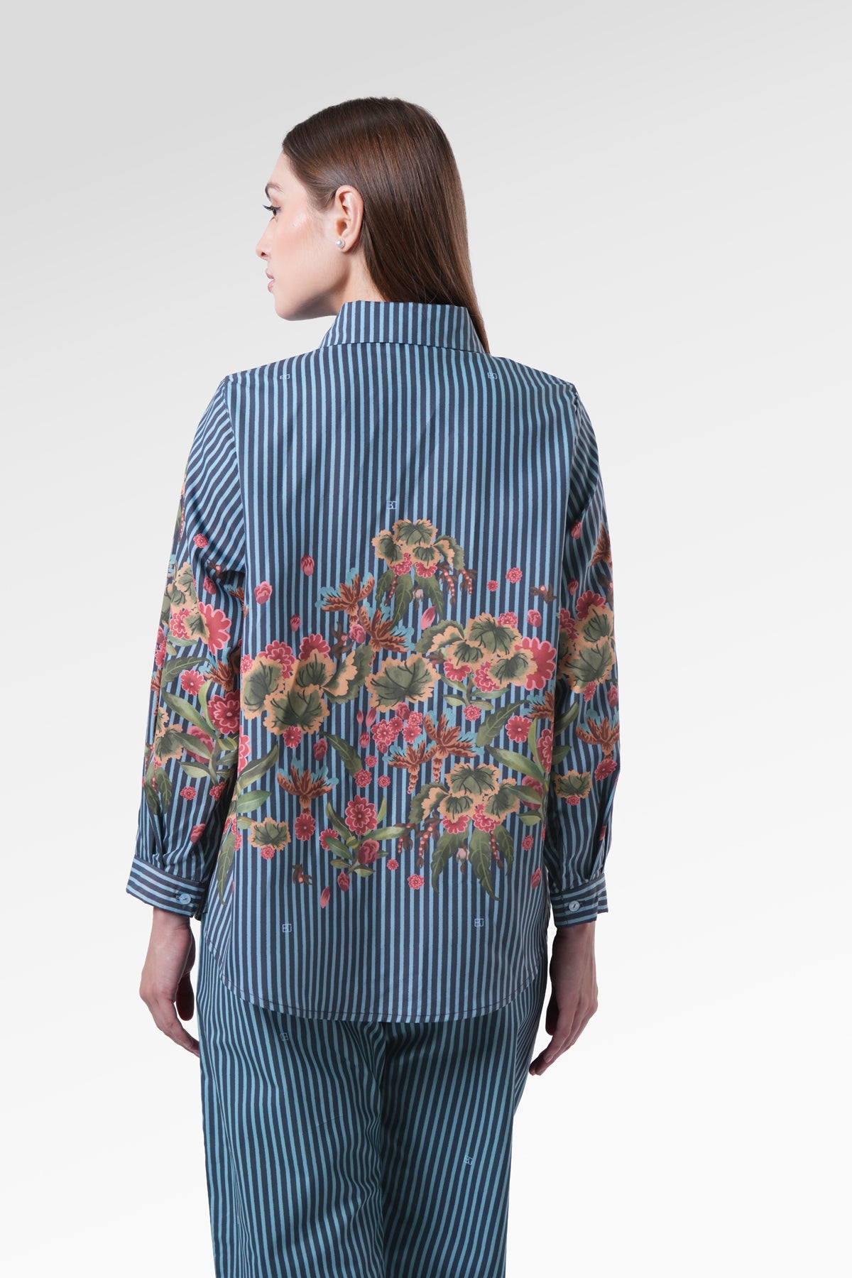 Selena Basic Shirt - Navy Peony