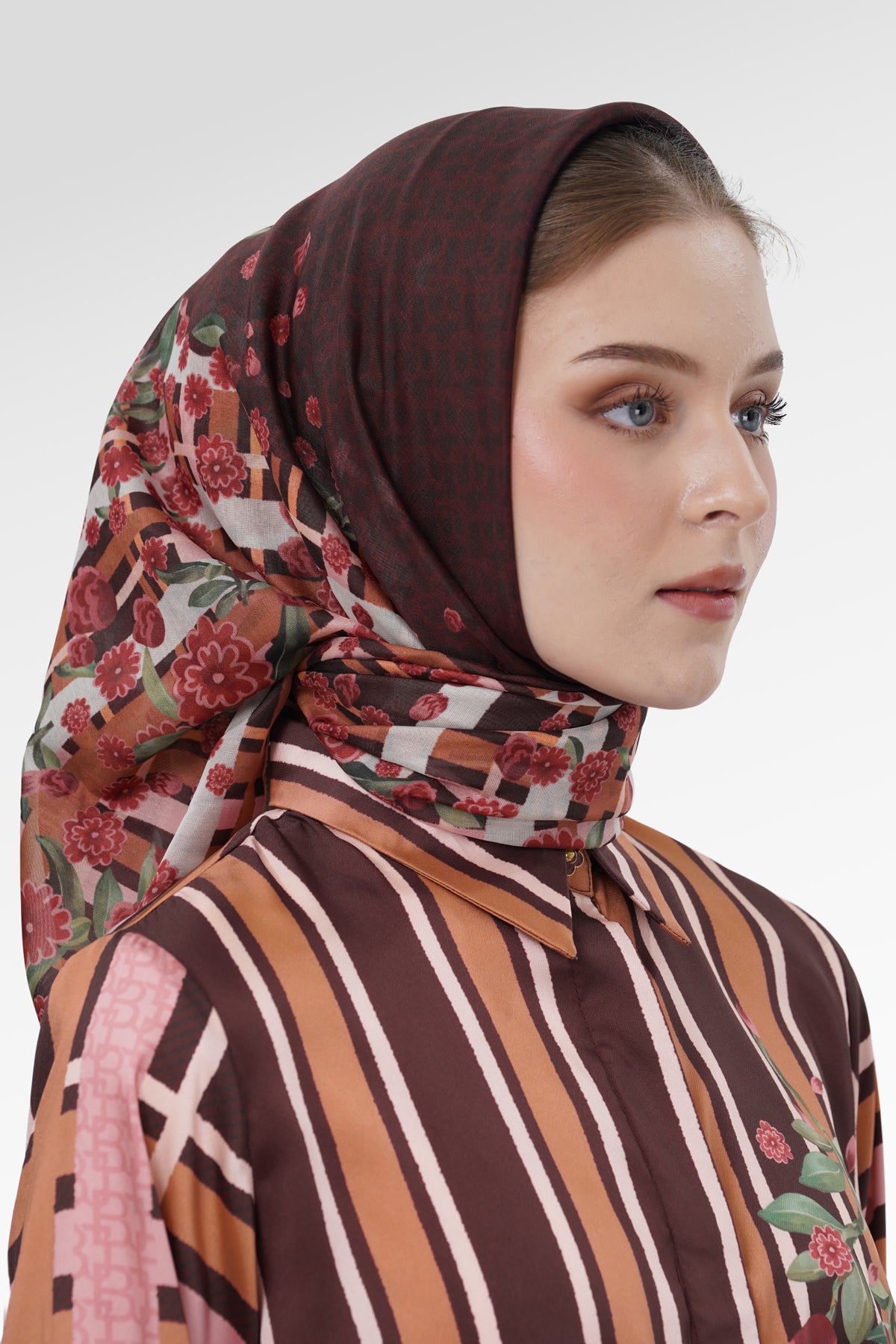 Selena Scarf - Ferrara