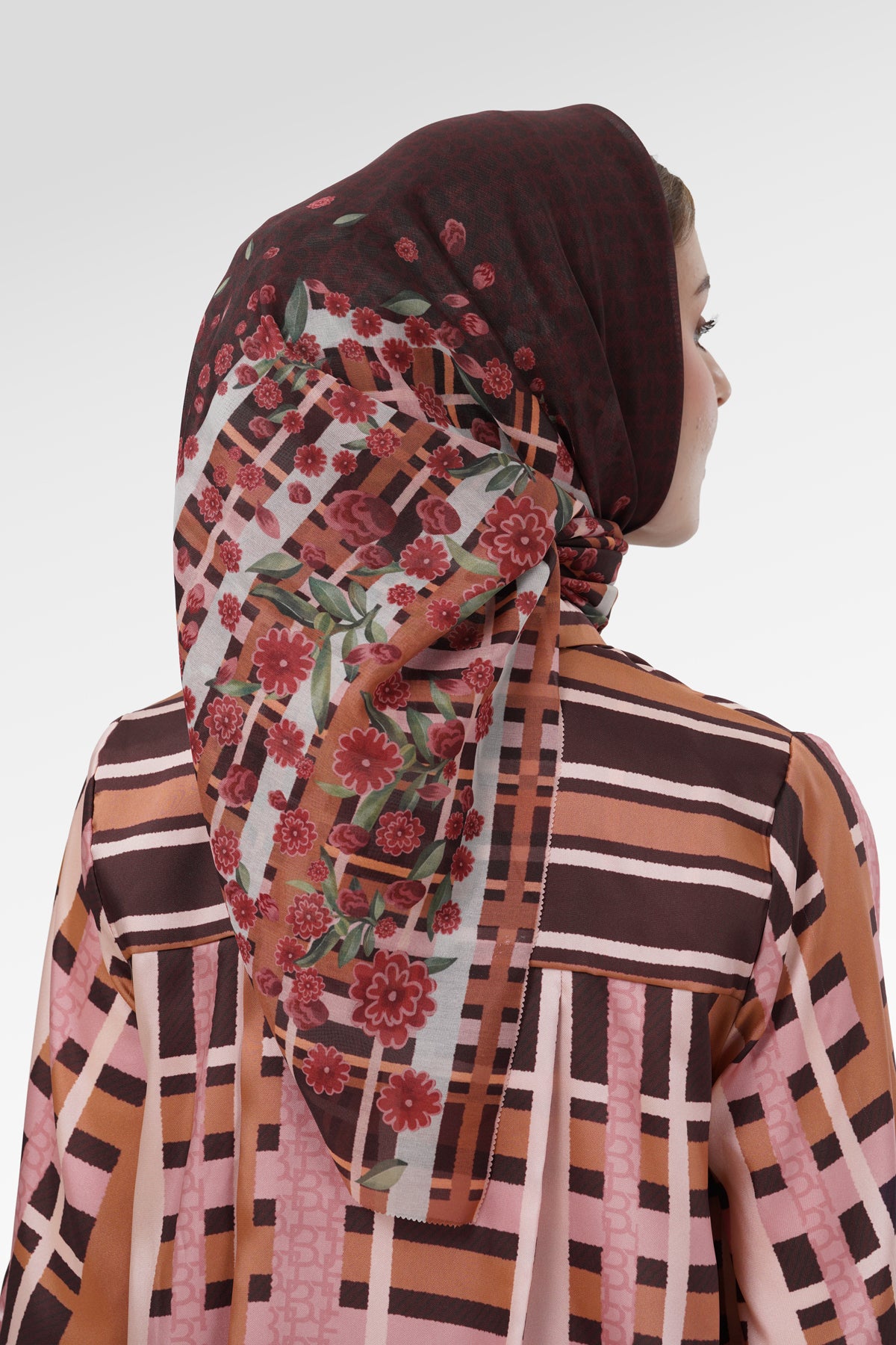 Selena Scarf - Ferrara