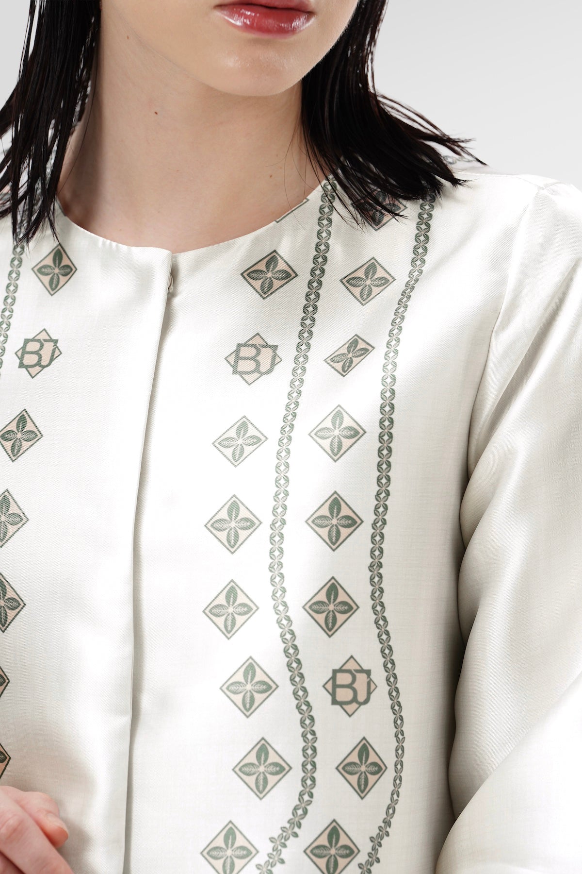 The Regal Taffeta Outer - Sandsage