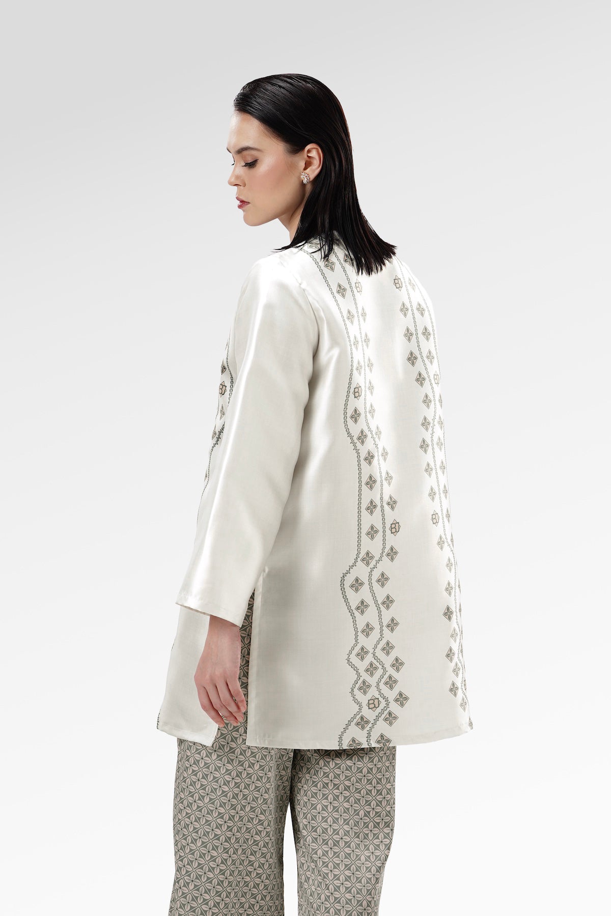 The Regal Taffeta Outer - Sandsage
