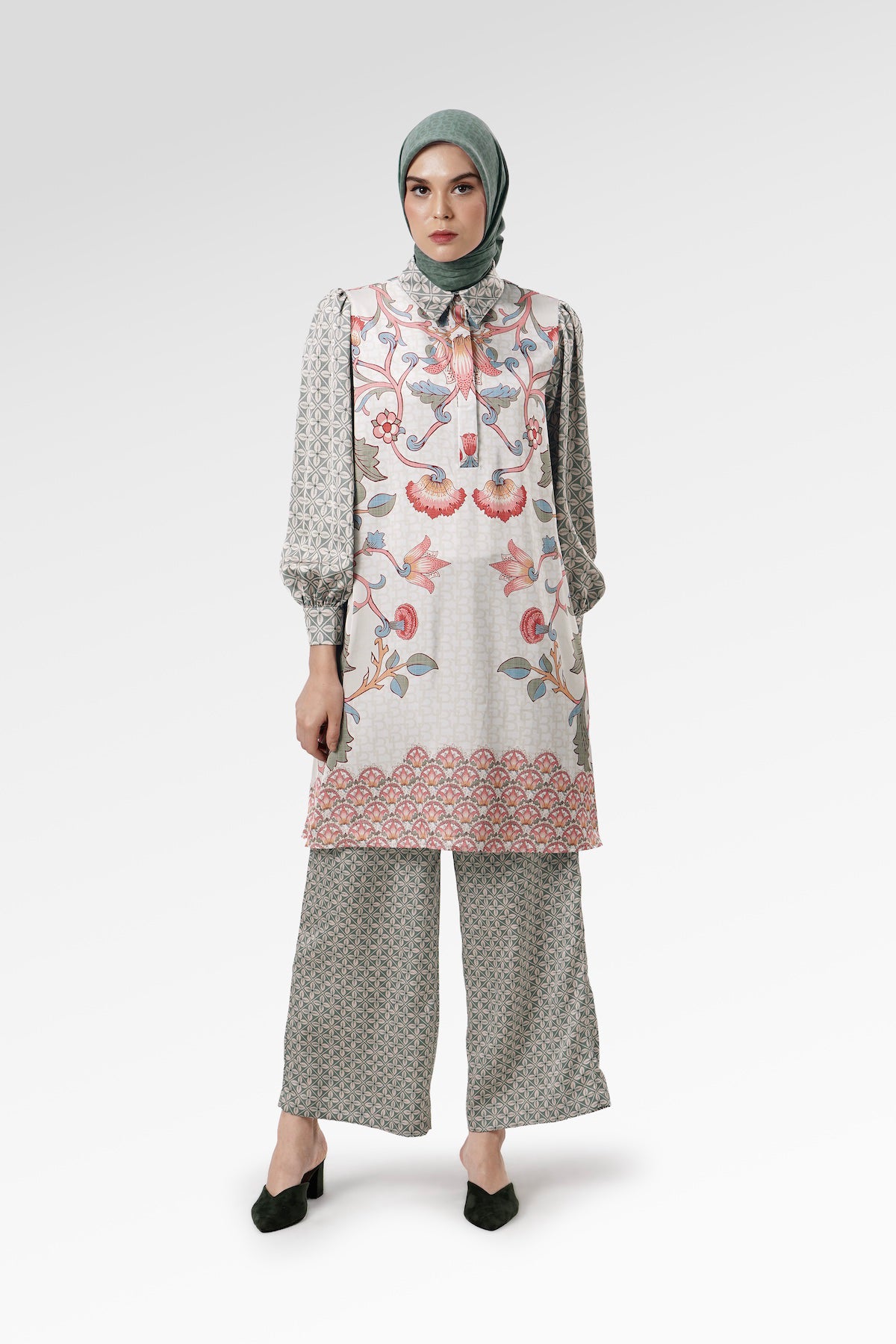 The Regal Tunic - Sandsage