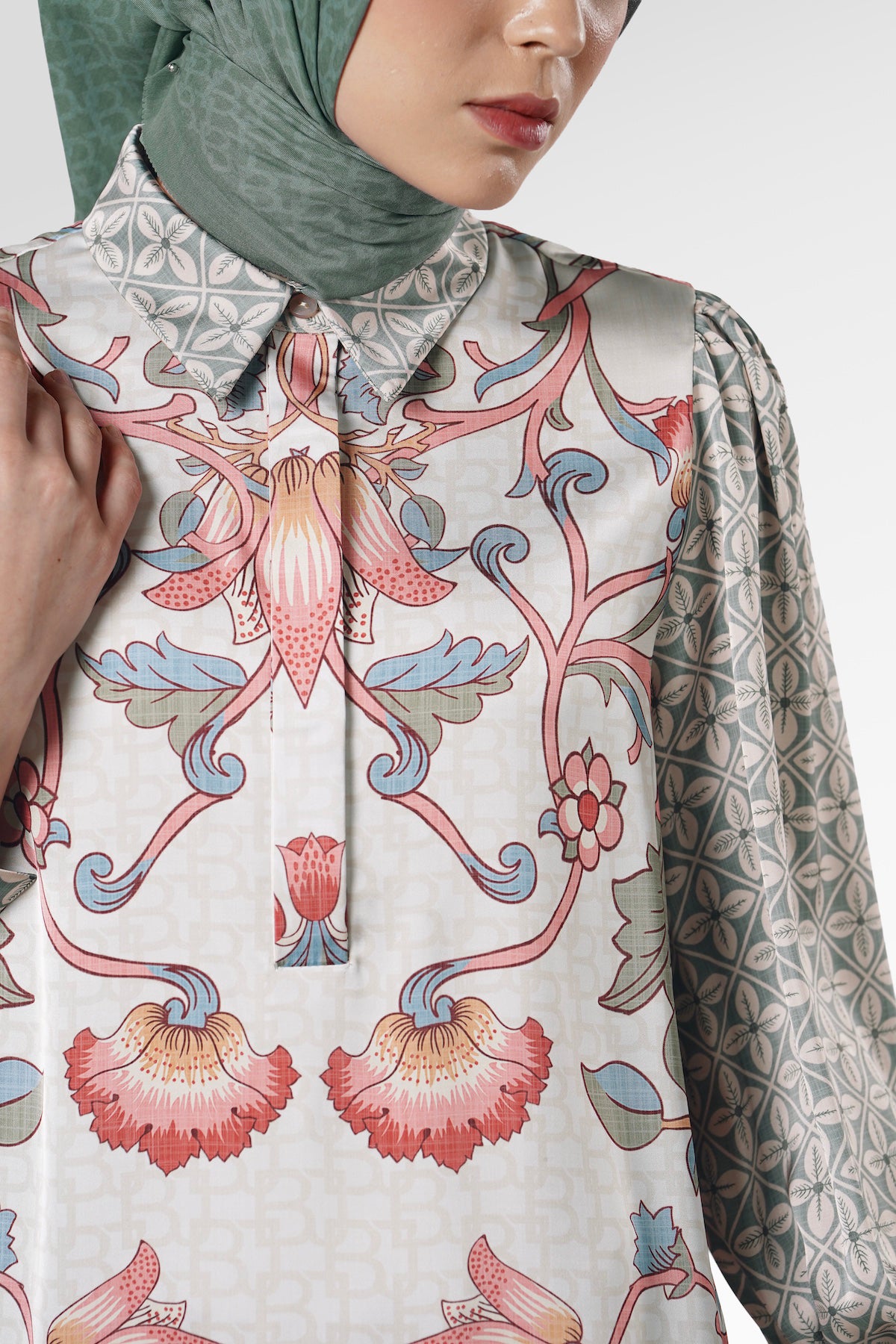 The Regal Tunic - Sandsage