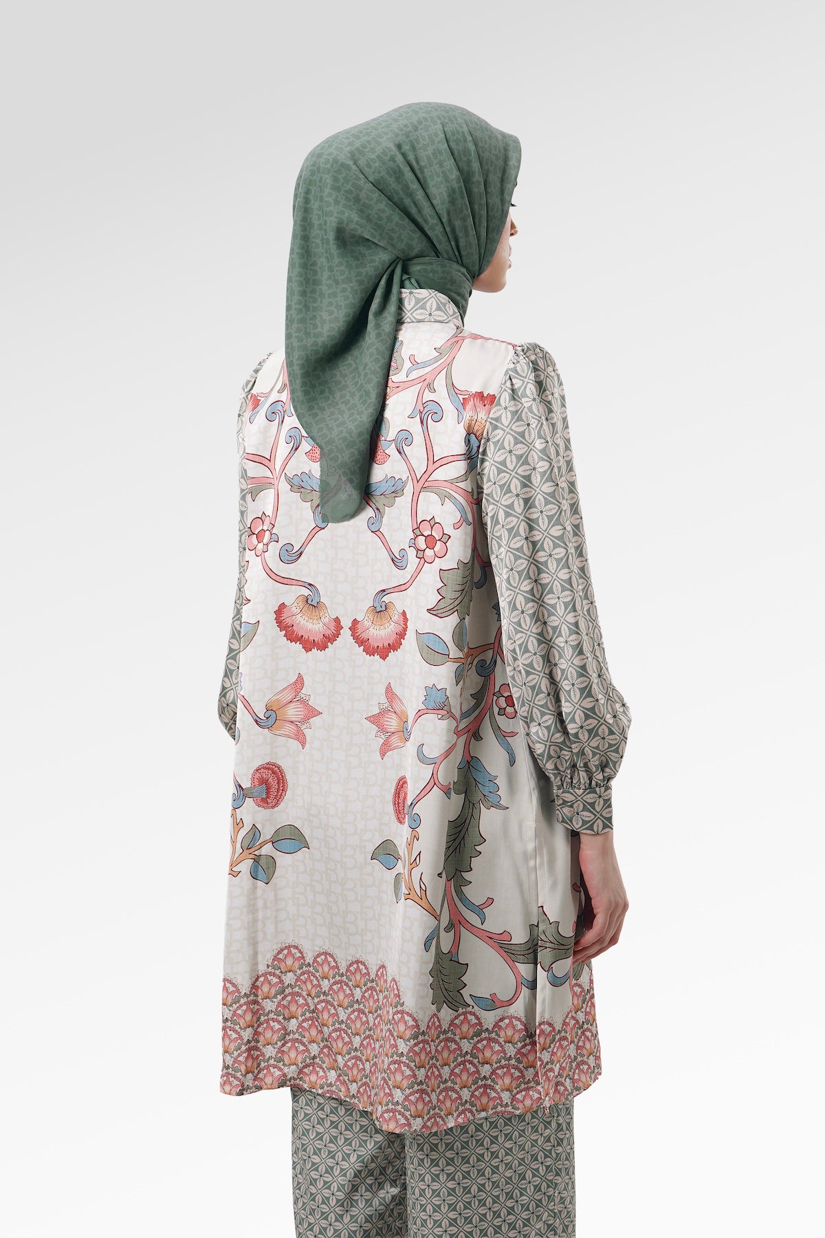 The Regal Tunic - Sandsage