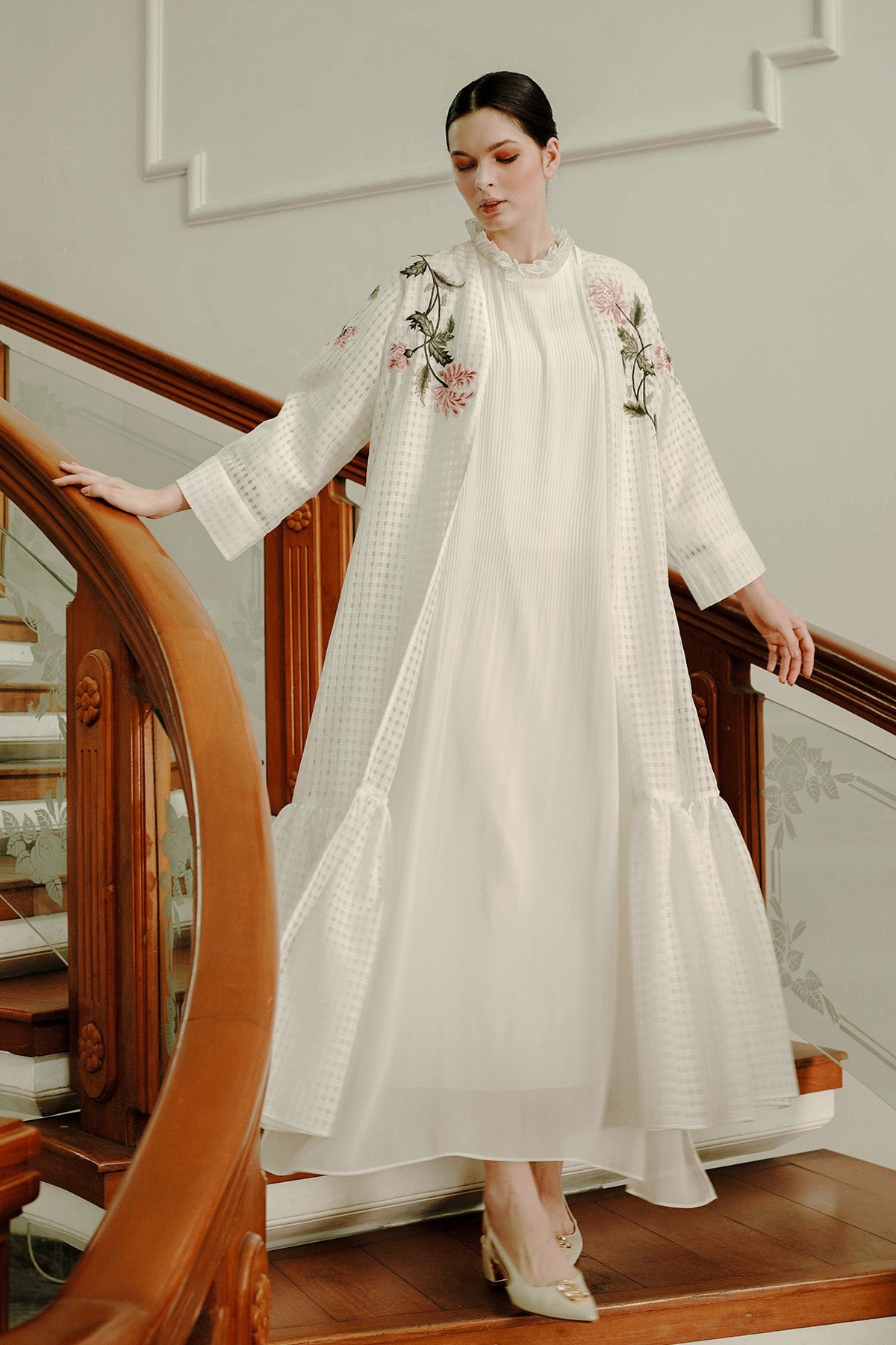 Kevia Embroidery Outer - White