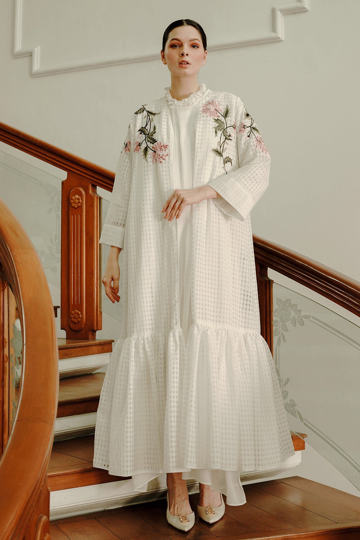 Kevia Embroidery Outer - White